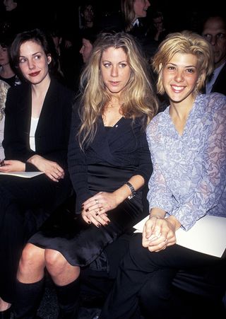 heres-what-fashion-week-looked-like-in-the-90s-1965936