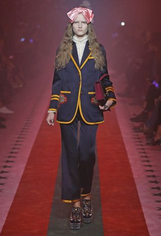 the-gucci-pieces-youre-about-to-see-on-every-it-girl-1911191-1474489271