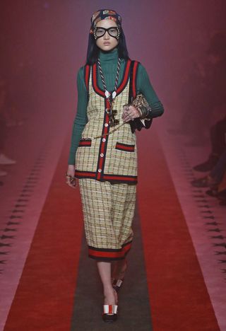 the-gucci-pieces-youre-about-to-see-on-every-it-girl-1911244-1474489278