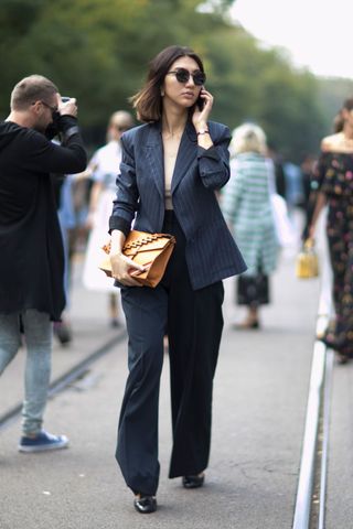 the-most-captivating-street-style-photos-from-milan-fashion-week-1913302-1474580774