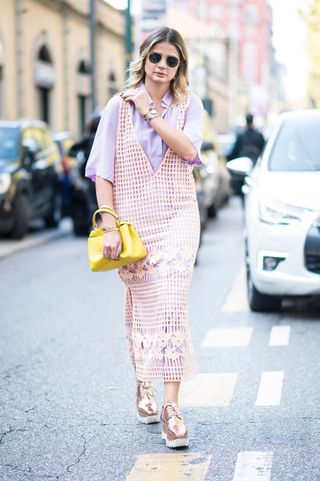 the-most-captivating-street-style-photos-from-milan-fashion-week-1917159-1474945758