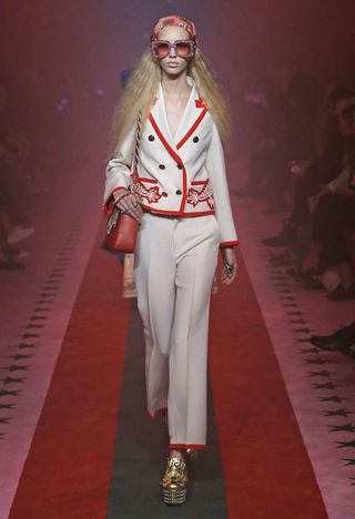 the-gucci-pieces-youre-about-to-see-on-every-it-girl-1972890