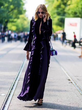 15-jaw-dropping-street-style-looks-from-milan-fashion-week-1914846-1474710393
