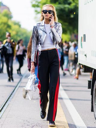 15-jaw-dropping-street-style-looks-from-milan-fashion-week-1914849-1474710394