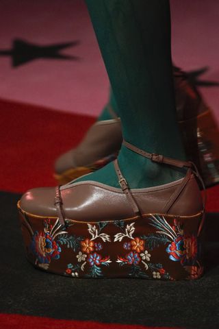 gucci-just-debuted-shoes-that-convert-from-flats-to-heels-1912774-1474572830