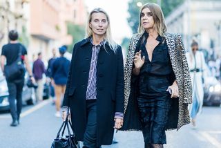 the-latest-street-style-from-milan-fashion-week-1913906-1474650754