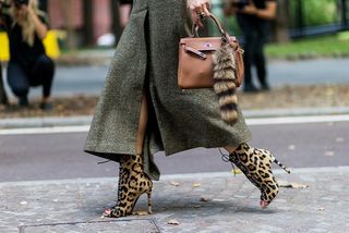 the-latest-street-style-from-milan-fashion-week-1913912-1474650757
