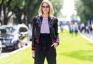 the-latest-street-style-from-milan-fashion-week-1916626-1474926379
