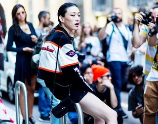 the-latest-street-style-from-milan-fashion-week-1916636-1474926383