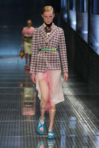 the-prada-pieces-everyone-will-be-wearing-this-spring-1914559-1474668666