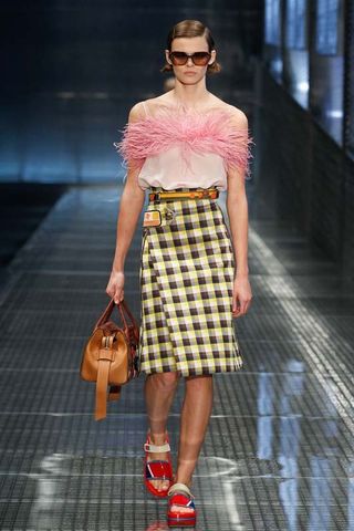 the-prada-pieces-everyone-will-be-wearing-this-spring-1914561-1474668666