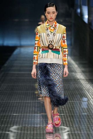the-prada-pieces-everyone-will-be-wearing-this-spring-1914570-1474668668