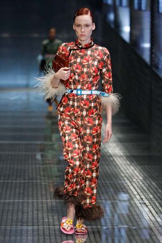 the-prada-pieces-everyone-will-be-wearing-this-spring-1914572-1474668668