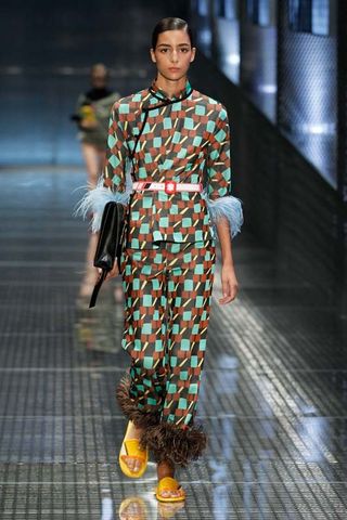 the-prada-pieces-everyone-will-be-wearing-this-spring-1914573-1474668668