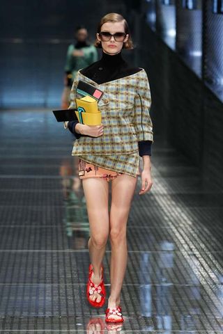 the-prada-pieces-everyone-will-be-wearing-this-spring-1914574-1474668668