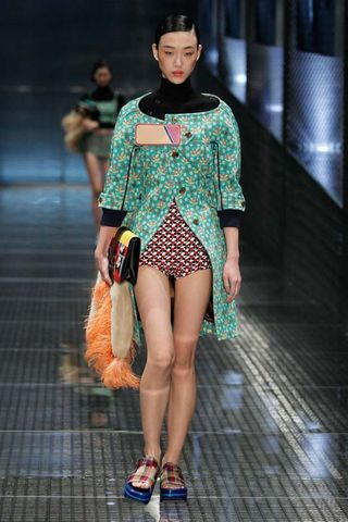 the-prada-pieces-everyone-will-be-wearing-this-spring-1914575-1474668669