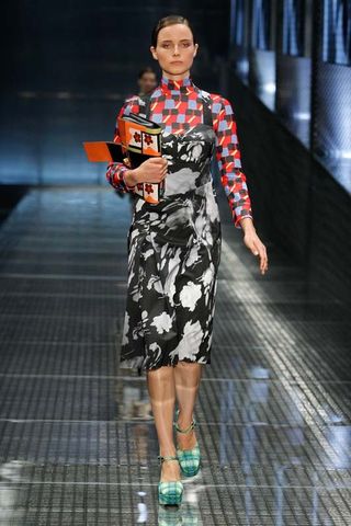 the-prada-pieces-everyone-will-be-wearing-this-spring-1914580-1474668669