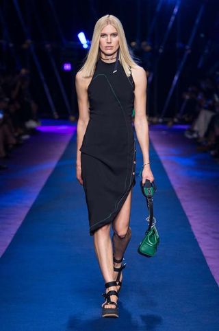this-is-the-future-of-fashion-according-to-donatella-versace-1914879-1474752672