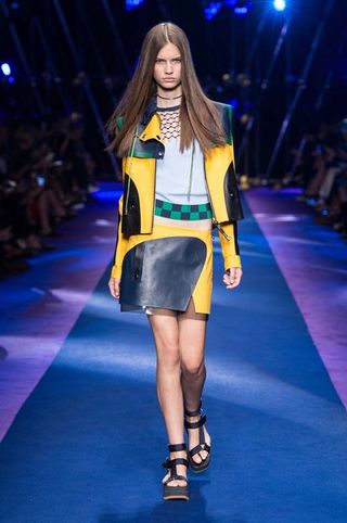 this-is-the-future-of-fashion-according-to-donatella-versace-1914882-1474752672