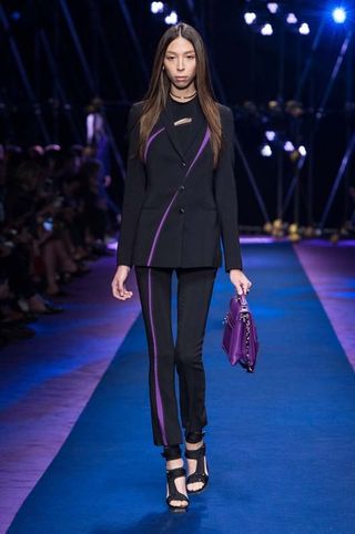 this-is-the-future-of-fashion-according-to-donatella-versace-1914886-1474752673