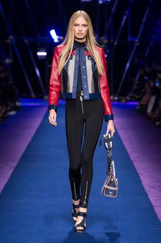 this-is-the-future-of-fashion-according-to-donatella-versace-1914898-1474752675