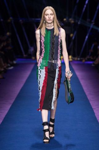 this-is-the-future-of-fashion-according-to-donatella-versace-1914906-1474752676