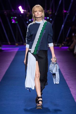 this-is-the-future-of-fashion-according-to-donatella-versace-1914907-1474752676