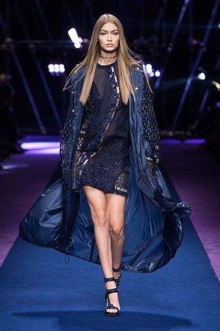 this-is-the-future-of-fashion-according-to-donatella-versace-1914920-1474752678