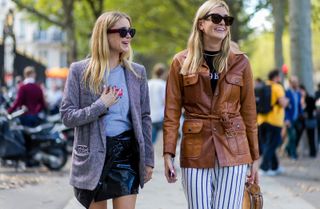 all-the-latest-street-style-shots-from-paris-fashion-week-1923589-1475354443