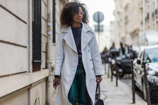 all-the-latest-street-style-shots-from-paris-fashion-week-1923834-1475424483