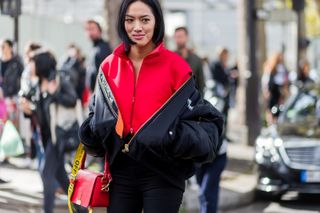 all-the-latest-street-style-shots-from-paris-fashion-week-1925852-1475588824