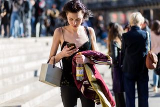 all-the-latest-street-style-shots-from-paris-fashion-week-1925856-1475588939