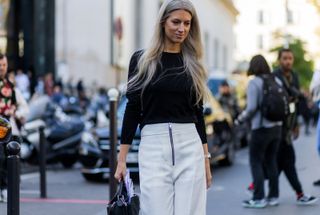 all-the-latest-street-style-shots-from-paris-fashion-week-1925859-1475588940