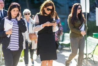 all-the-latest-street-style-shots-from-paris-fashion-week-1925864-1475588941