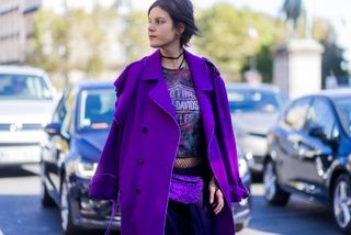all-the-latest-street-style-shots-from-paris-fashion-week-1928748-1475764481