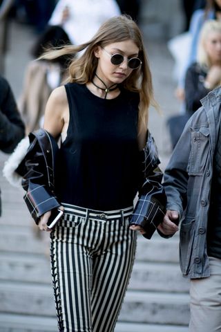 all-the-best-street-style-shots-from-paris-fashion-week-1926498-1475617777