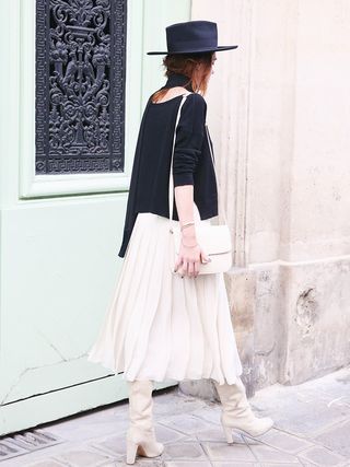 tk-chic-and-simple-street-style-looks-from-paris-fashion-week-1919333-1475081549
