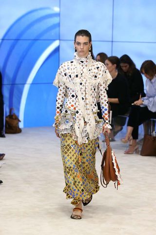 can-we-talk-about-the-sleeves-at-loewes-ss-17-runway-show-1922864-1475262360