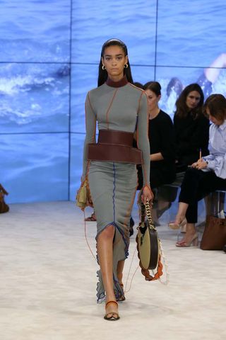 can-we-talk-about-the-sleeves-at-loewes-ss-17-runway-show-1922865-1475262360