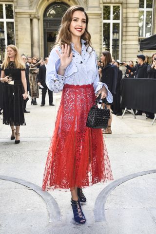 see-how-jessica-alba-pulls-off-a-completely-sheer-skirt-in-paris-1923954-1475473135