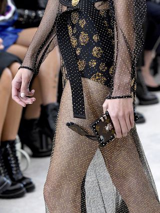 louis-vuitton-models-carried-iphone-cases-down-the-runway-1927233-1475682257