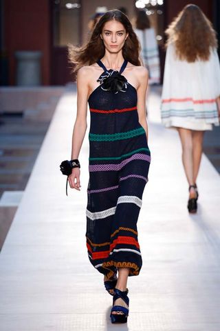 this-dramatic-sonia-rykiel-runway-finale-will-touch-your-heart-1927400-1475686773