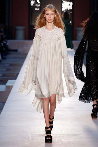 this-dramatic-sonia-rykiel-runway-finale-will-touch-your-heart-1927418-1475686775