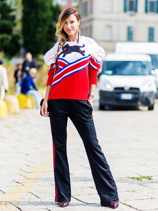 this-sweater-is-ridiculously-expensive-but-fashion-girls-are-obsessed-1928882-1475773085