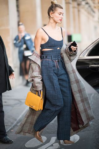 5-perfect-fall-outfit-ideasall-from-hailey-baldwin-1932282-1476121234