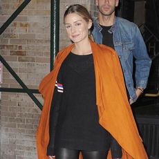 olivia-palermo-trench-styling-trick-205425-1476308232-square