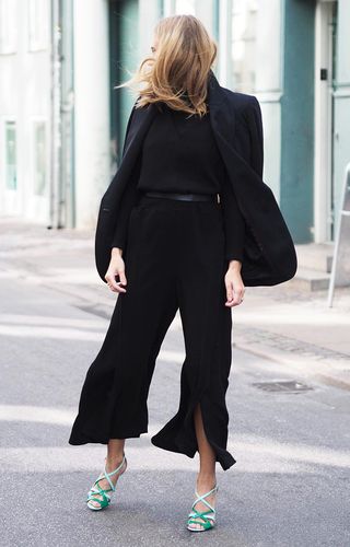 10-timeless-black-outfits-every-fashion-girl-should-own-1935963-1476306594