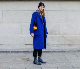 tk-cold-weather-dressing-tricks-from-russia-fashion-week-street-style-1942320-1476776832