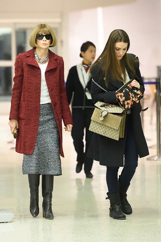 this-is-what-anna-wintour-looks-like-at-the-airport-2008883