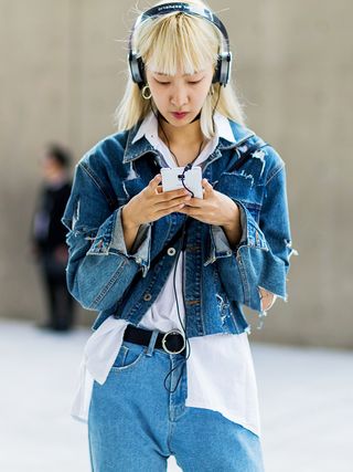 denim-outfit-ideas-for-the-girl-who-lives-in-blue-jeans-1947156-1477002919